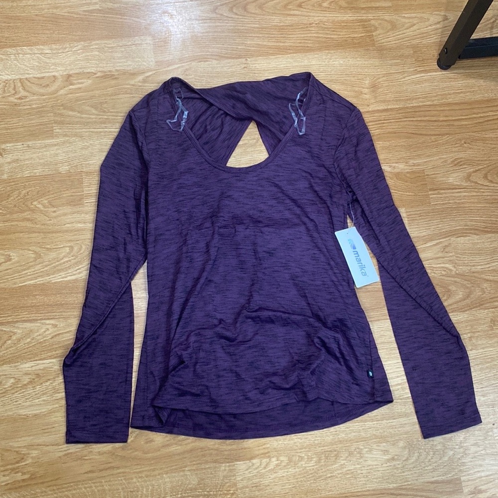 Long Sleeve Workout Shirt NWT size S